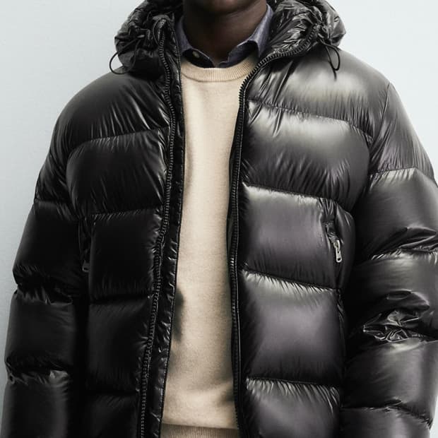 자라 25FW 유광 깃털 워터프루프 패딩 블랙 M