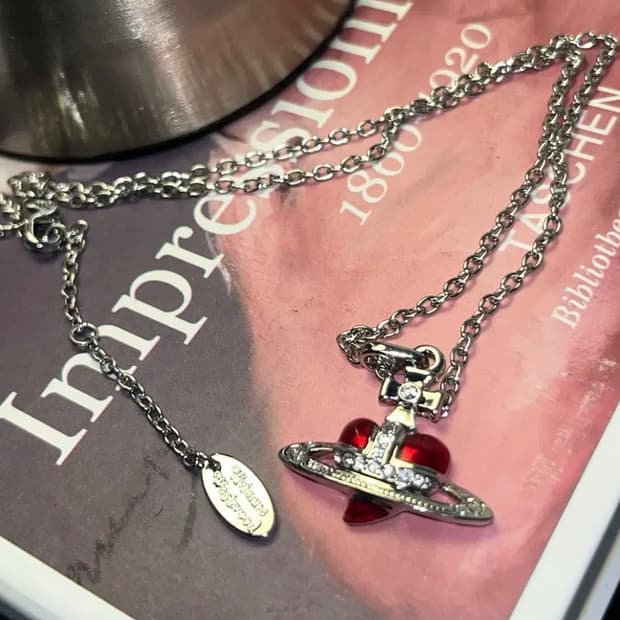 비비안웨스트우드 디아망떼 레드 목걸이