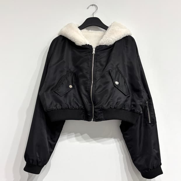 리버시블 양면 퍼 크롭 후드 항공점퍼