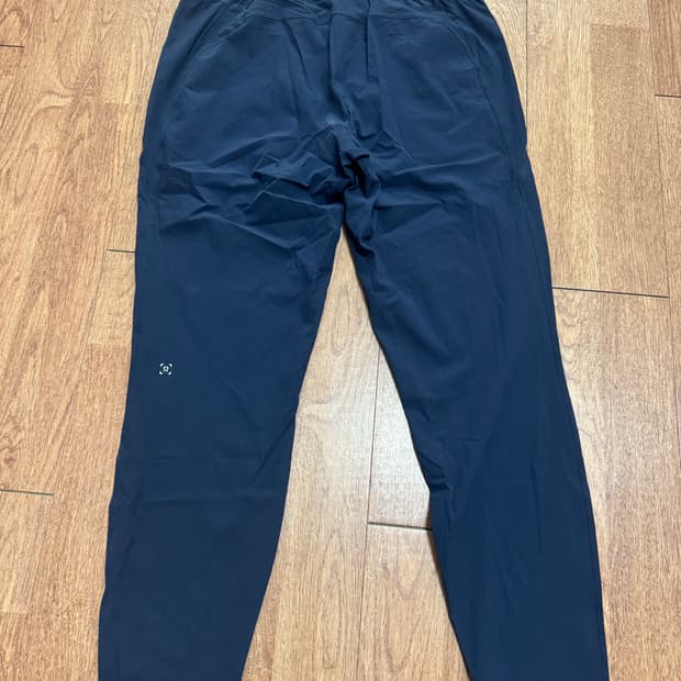 룰루레몬 남자 기능성 트레이닝 바지 팝니다