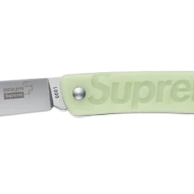 슈프림 보커 키체인 나이프 글로우 인 더 다크 - 22FW 