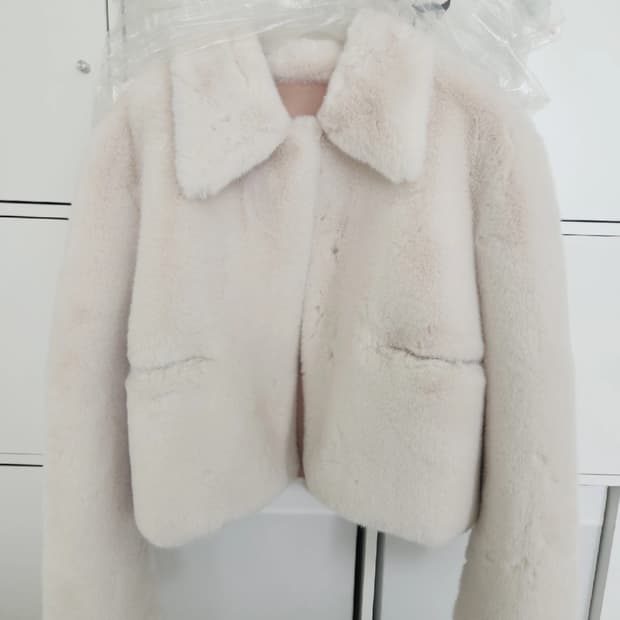 블루민 퍼 무스탕 새상품