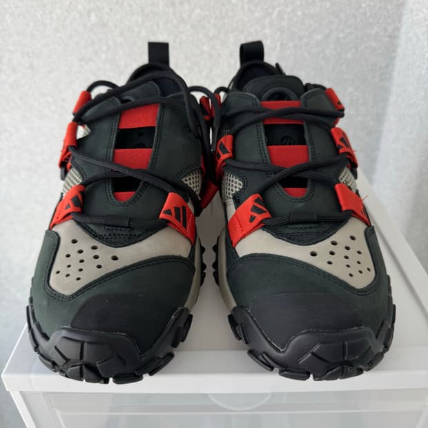 아디다스 fyw xta 컴소시움 새상품 판매합니다.