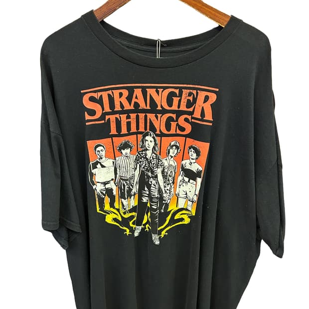 Netflix Stranger Things 캐릭터 그래픽 반팔 티셔츠