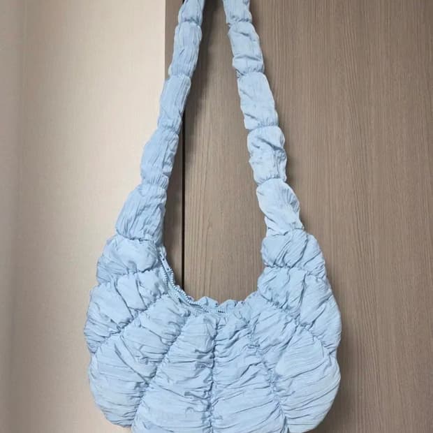 코스 리플 바디크로스백