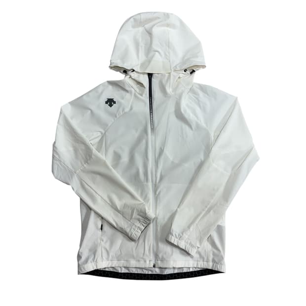 데상트 바람막이 