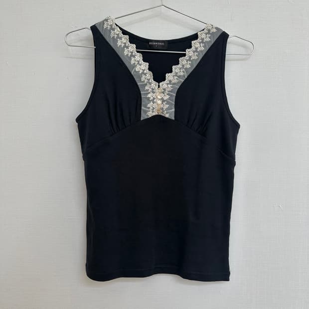 lace sleeveless