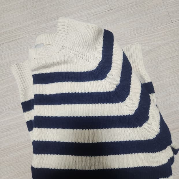 디그레 스트라이프 니트 L 팝니다