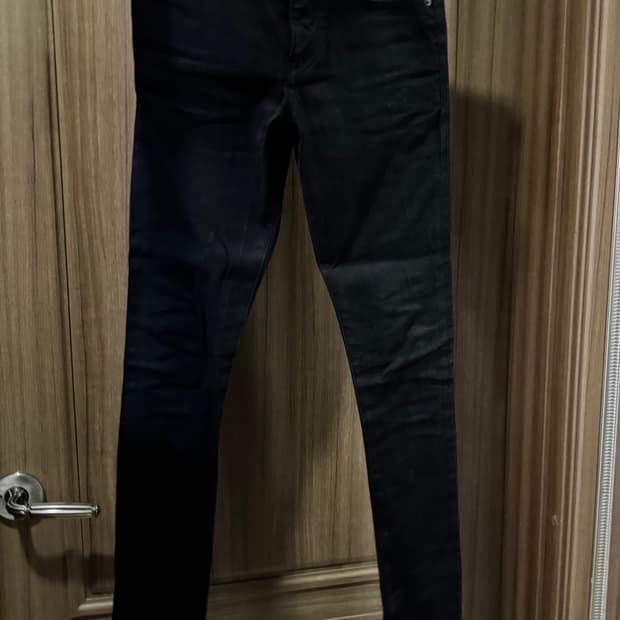 생로랑 시그니쳐 블랙진 28 