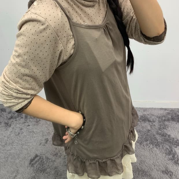 Nini lack 도트 모카 레이스 하이넥 긴팔티