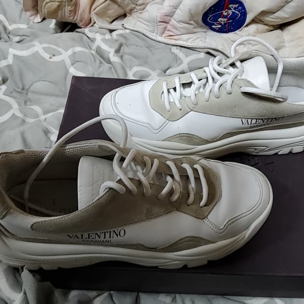 발렌티노 가라바니 스니커즈 검보이 43