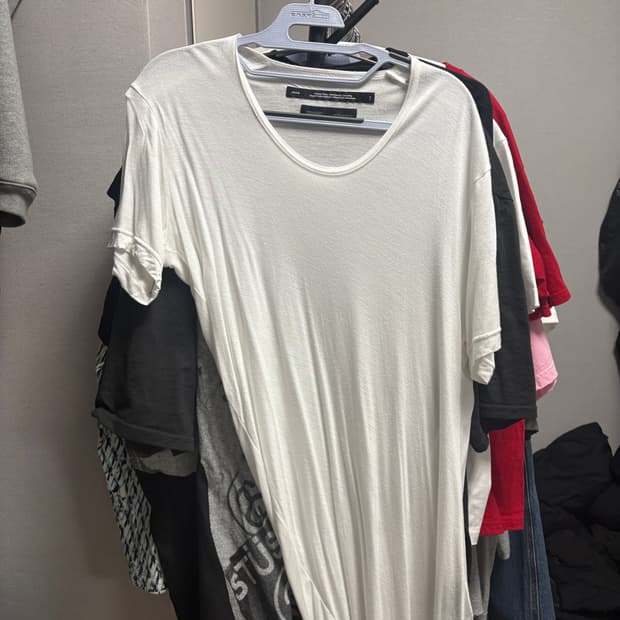 율리우스 반팔티셔츠