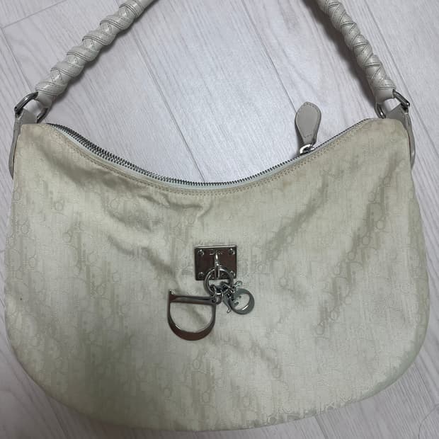 정품) 크리스찬디올 아이보리 숄더백 