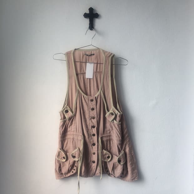 Eyelet pocket point sleeveless vest onep