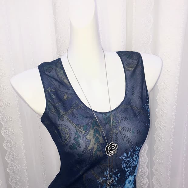 black rose necklace
