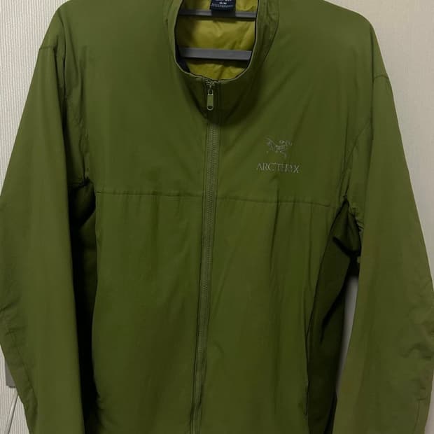 아크테릭스 바람막이 (그린) M사이즈
