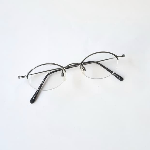 데드스탁 빈티지 오벌형 반무테 안경테 464