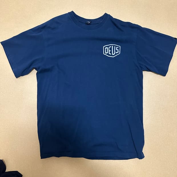 데우스 서울 반팔 네이비L