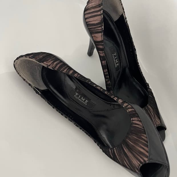 lace heels