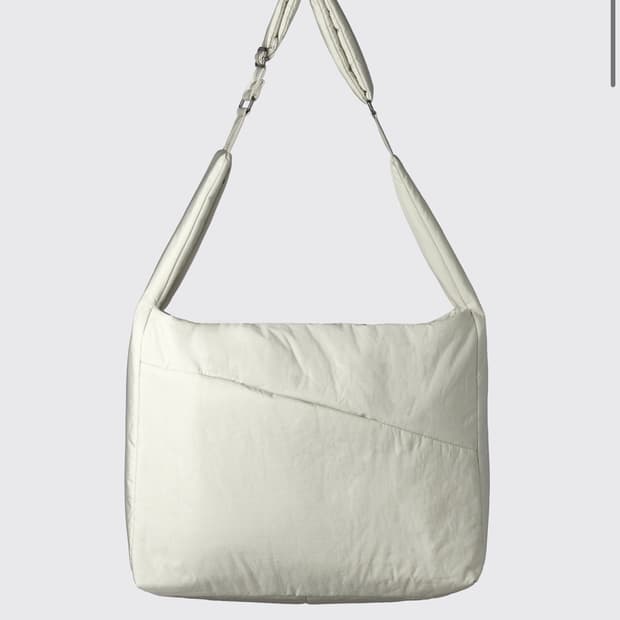 해칭룸 Padded Bag Light Grey