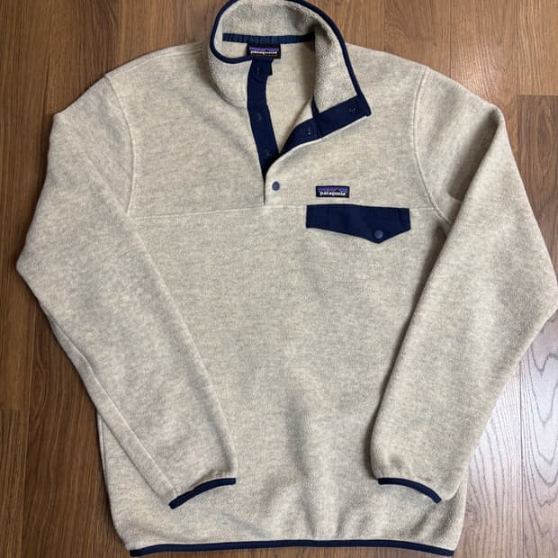 파타고니아 라이트웨이트 신칠라 오트밀 M 사이즈