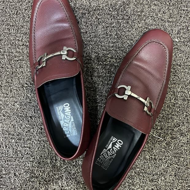 Salvatore Ferragamo 간치니 로퍼 / 버건디 / 9 X