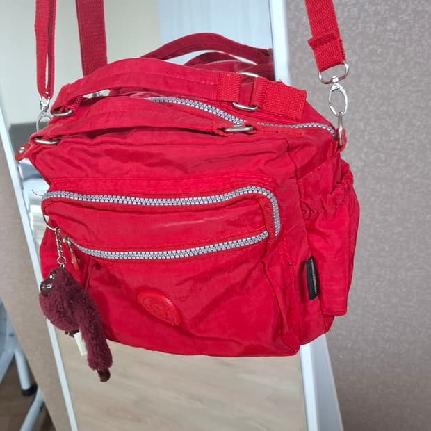 키플링 레드 크로스백 + 키링