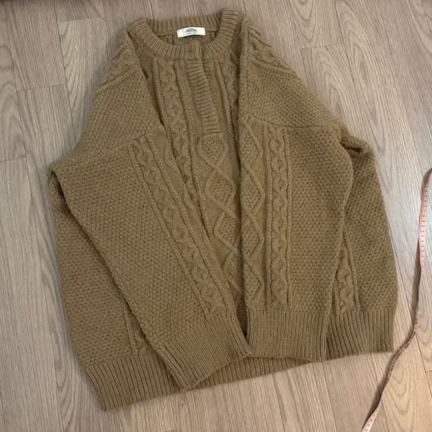 미착용 프라나 카멜베이지 꽈배기 니트티 아방핏 여리핏 박시핏 여성 프리