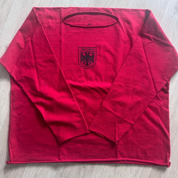 Vultures long sleeve red(ye)