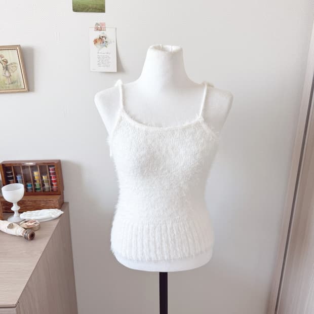 화이트 퍼 슬리브리스 (끈조절가능)