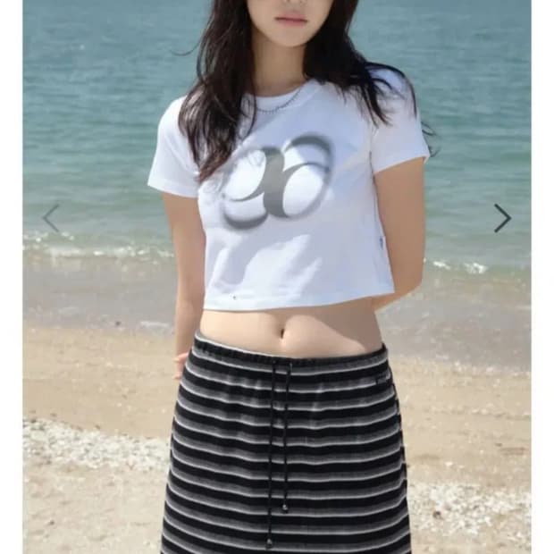 애즈온 홀리데이 크롭티 화이트 s