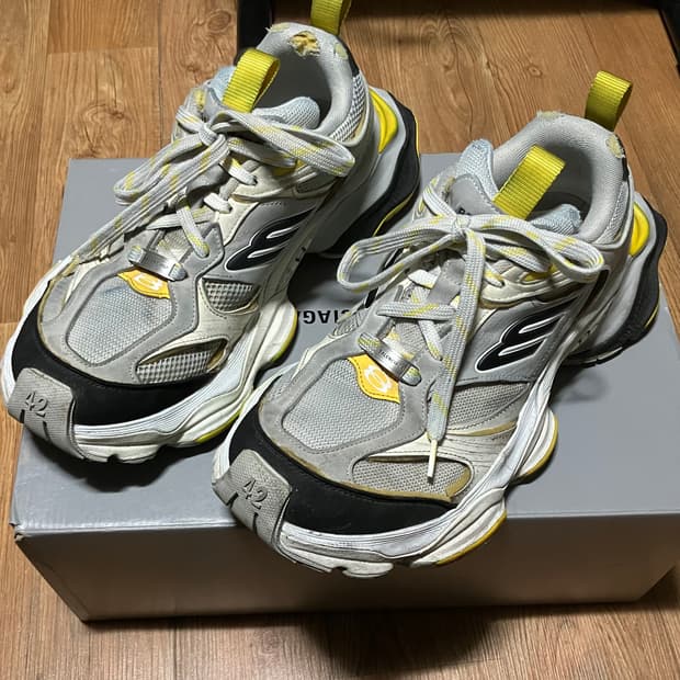 발렌시아가 카고 스니커즈 런웨이 42