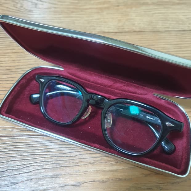 래쉬 클리프트 F 검정 46사이즈 뿔태 판매합니다.