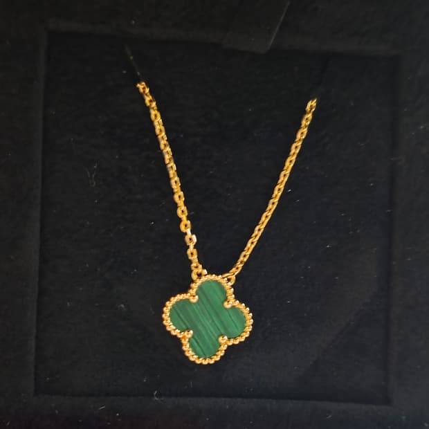 반클리프 아펠 빈티지 말라카이트 목갈이