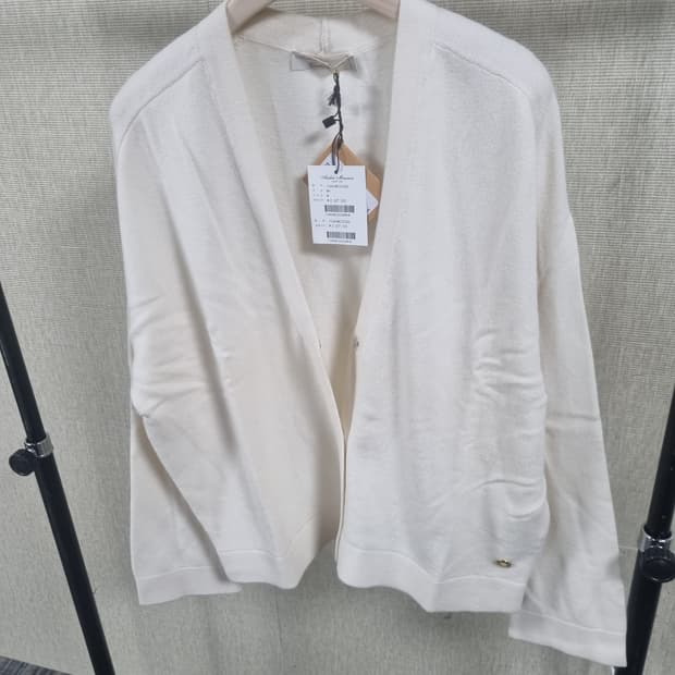 이태리 명품 브랜드 안드레모리스
캐시미어 100% 긴팔가디건