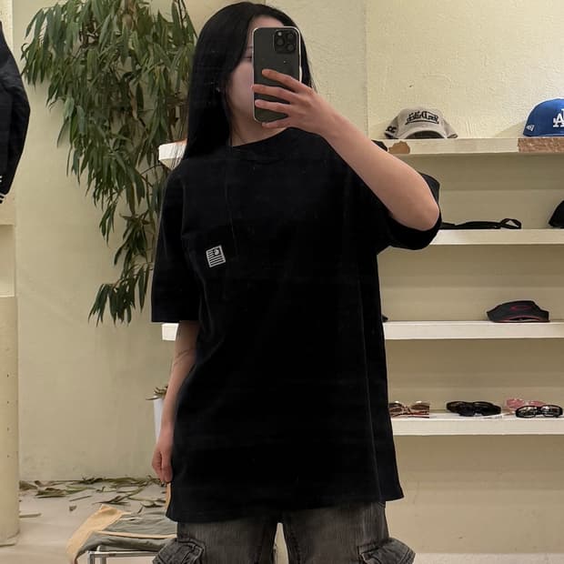 칼하트 블랙 포켓 반팔 티셔츠 U445