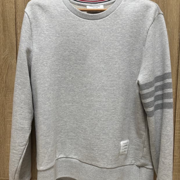 톰브라운 맨투맨 3사이즈