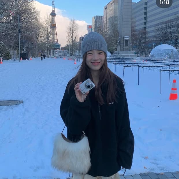 Miumiu 미우미우 하프 플리스 집업 네이비 S (정품)