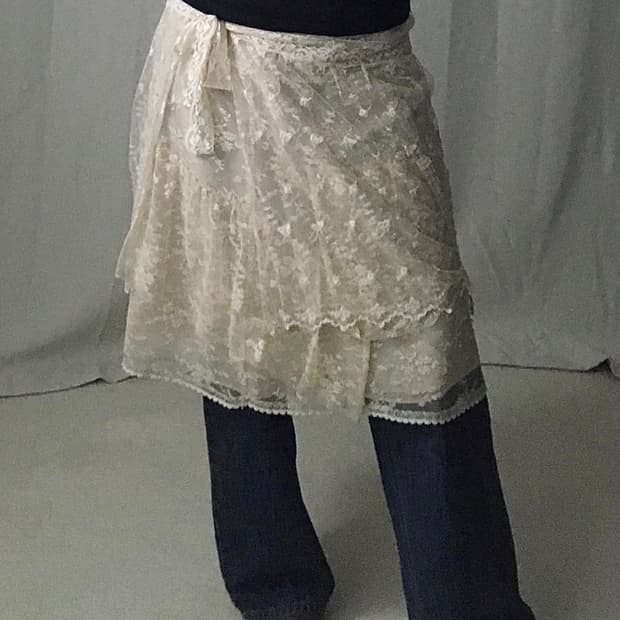 레이스 미디 스커트