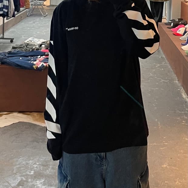 오프화이트 다이애그널 헬베티카 스케이트 롱 슬리브 H1997