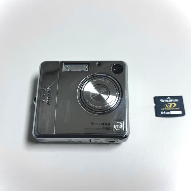 후지필름 파인픽스 F420 빈티지 디카