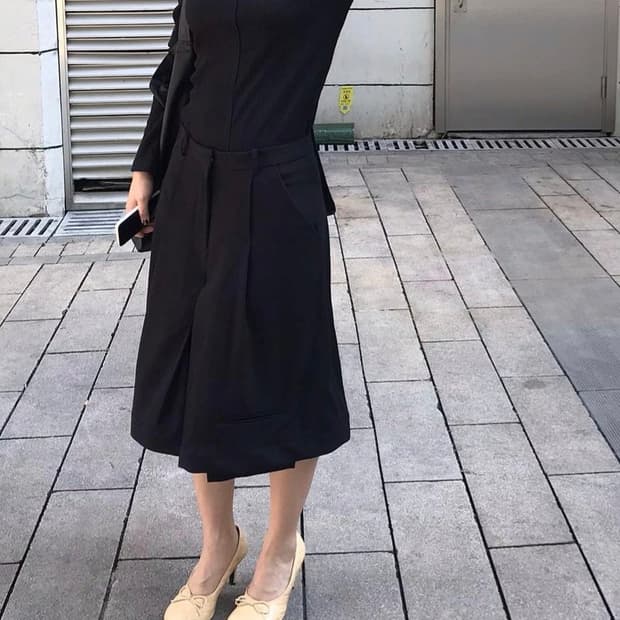 에옹쓰 Quarter Tailored Trousers