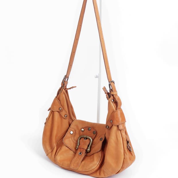 [ONE'S HEART] 카멜 브라운 레더 숄더백