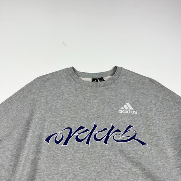 아디다스 레터링 그레이 크루넥 맨투맨 (M)