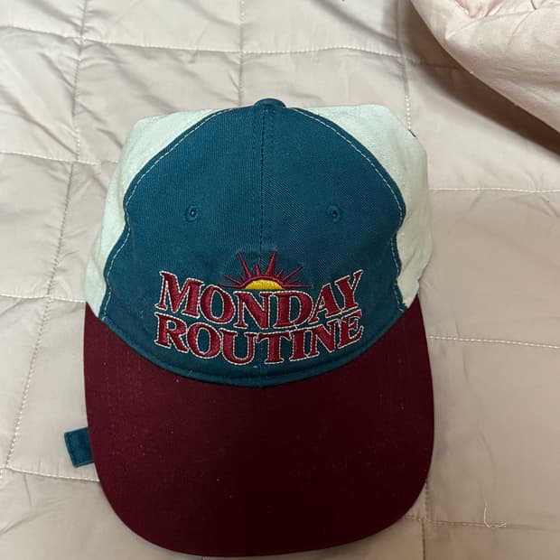 먼데이루틴 컬러 스티치 캡