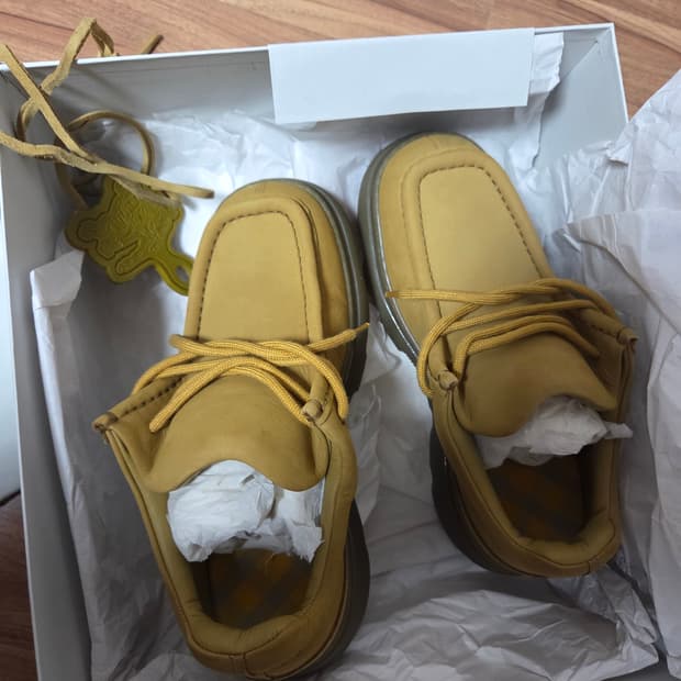 [41] 버버리 누벅 크리퍼