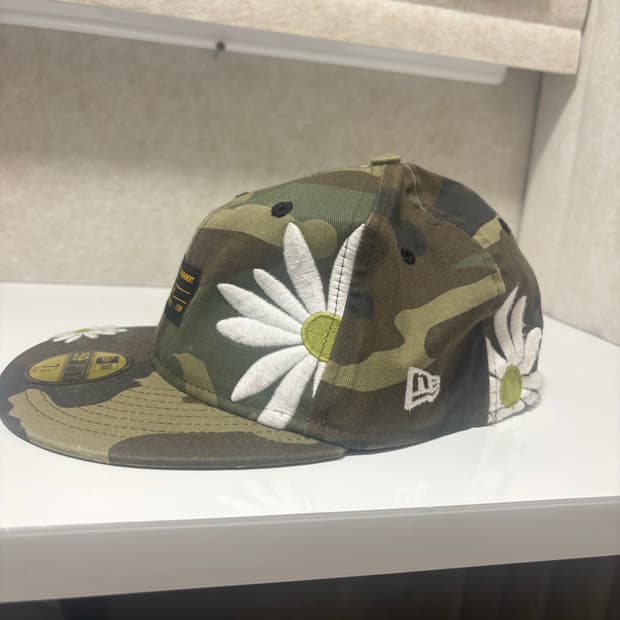 뉴에라 밀리터리 꽃자수 스냅백