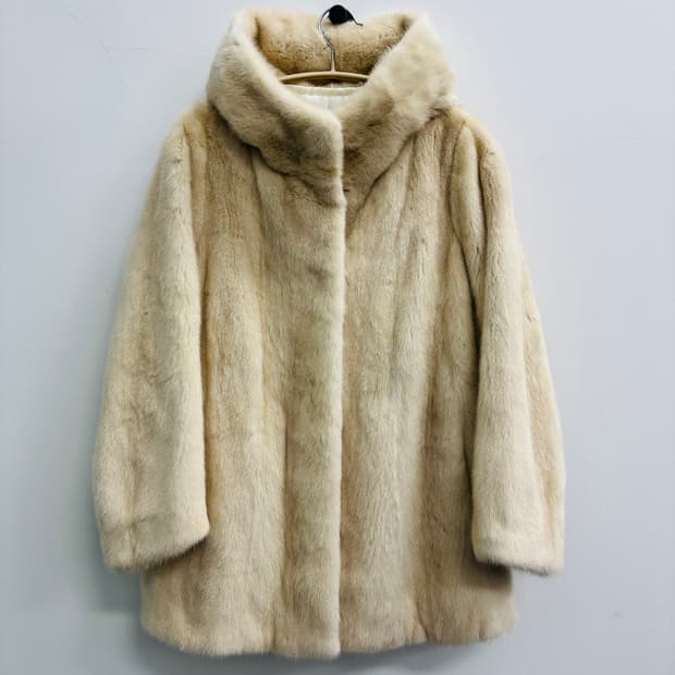 Klever by Jindo 끌레베 & 진도 천연 밍크 하프 코트