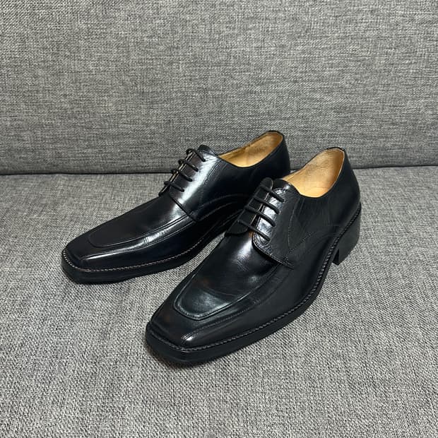 프라다 스퀘어토 레더 더비 레이스업 슈즈 구두