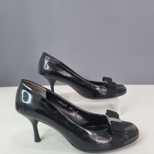 페라가모 37 에나멜 스틸힐